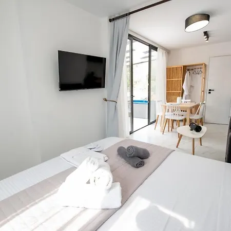 Grand Relax 1 Apartment Zachloritika